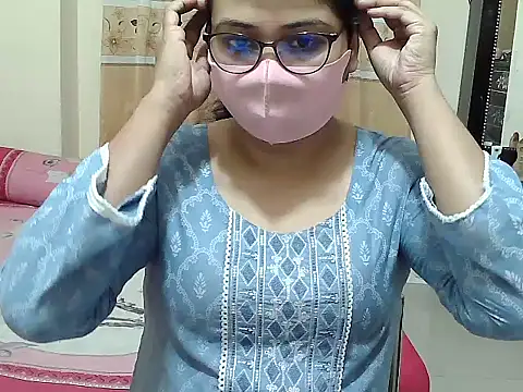 Snapshot of Elena_cruz5 chatting on November 2025 05:57:01 PM Elena cruz5 online show from November 2025 05:57:01 PM