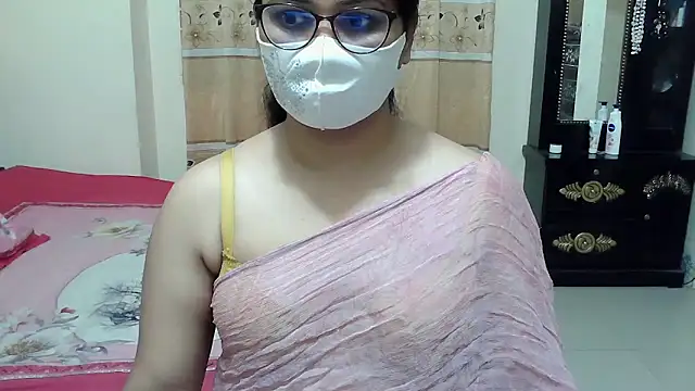 Snapshot of Elena_cruz5 chatting on December 2025 02:49:02 PM Elena cruz5 online show from December 2025 02:49:02 PM