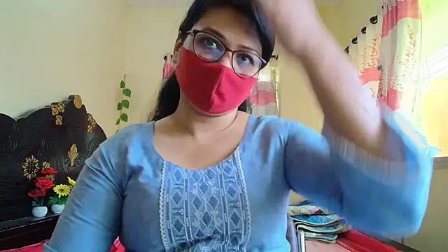 Snapshot of Elena_cruz5 chatting on February 2026 06:02:01 AM Elena cruz5 online show from February 2026 06:02:01 AM