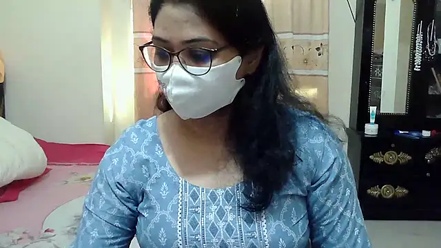 Snapshot of Elena_cruz5 chatting on November 2025 05:08:02 AM Elena cruz5 online show from November 2025 05:08:02 AM