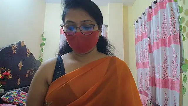 Snapshot of Elena_cruz5 chatting on February 2026 02:48:01 PM Elena cruz5 online show from February 2026 02:48:01 PM