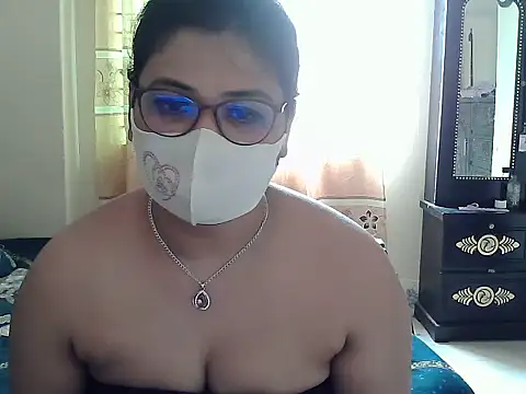 Snapshot of Elena_cruz5 chatting on September 2025 07:47:01 AM Elena cruz5 online show from September 2025 07:47:01 AM