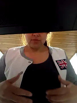 CARITOMIO online show from November 2025 11:38:01 PM