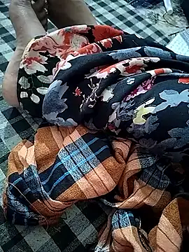 Snapshot of sexy__girls98 chatting on November 2025 10:46:01 PM sexy girls98 online show from November 2025 10:46:01 PM