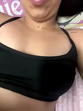 lulizoee online show from January 2026 07:07:02 PM