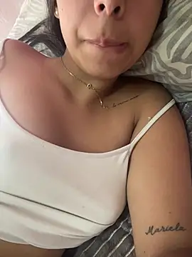 lulizoee online show from February 2026 06:19:02 PM