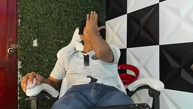 bull cam online show from November 2025 07:17:02 PM