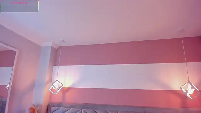 Mia Valentine  online show from November 2025 08:25:01 PM