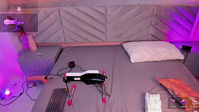 Mia Valentine  online show from October 2025 09:55:01 PM