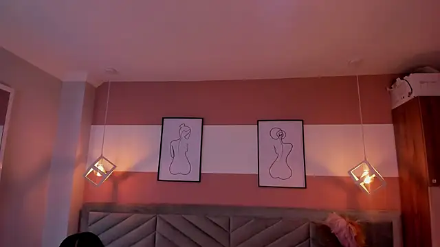 Mia Valentine  online show from November 2025 08:20:02 PM