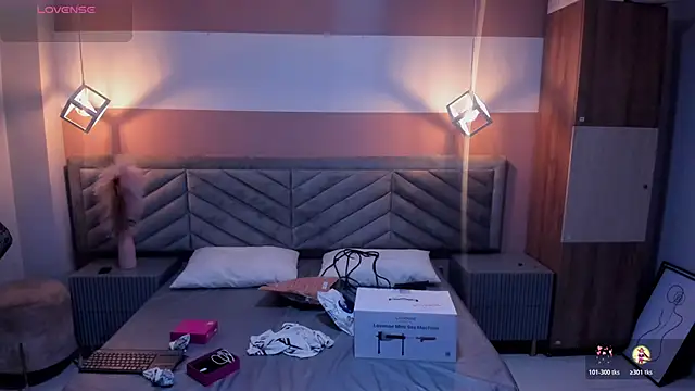 Mia Valentine  online show from October 2025 07:36:01 PM