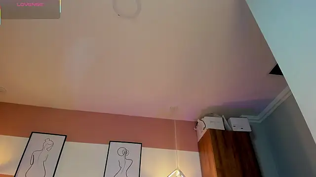 Mia Valentine  online show from November 2025 08:20:02 PM