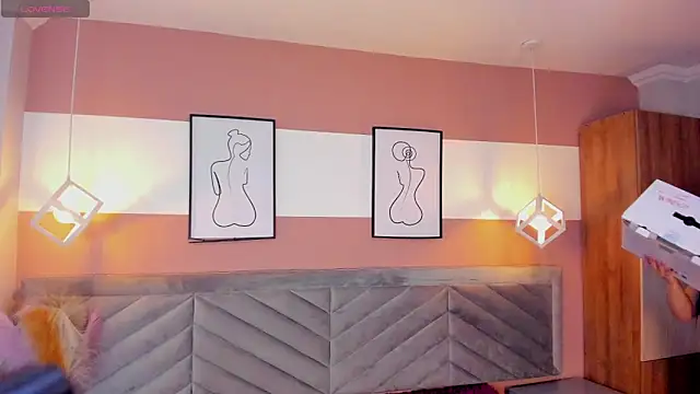 Mia Valentine  online show from February 2026 08:08:02 PM