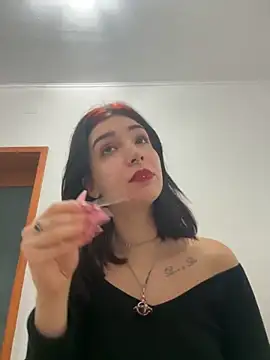 VampyScarlet online show from October 2025 04:25:02 AM