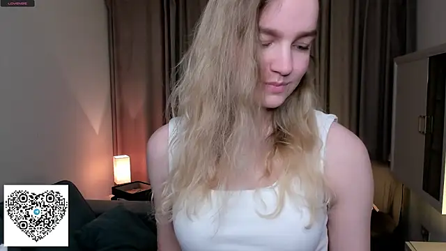 Snapshot of KerenFurguson chatting on October 2025 08:20:01 PM KerenFurguson online show from October 2025 08:20:01 PM