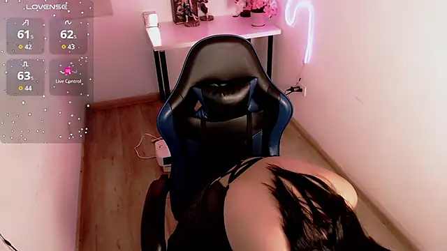 Lunyhose online show from March 2026 08:43:01 PM