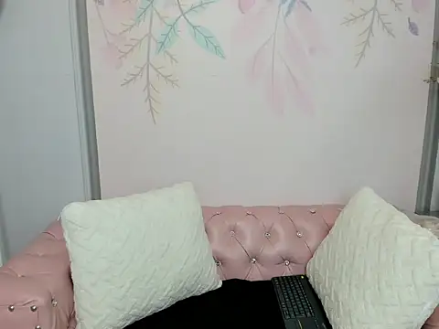 Snapshot of Liasweetie_ chatting on September 2025 06:25:01 PM Liasweetie online show from September 2025 06:25:01 PM