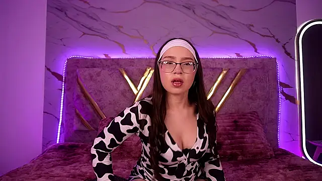 natasha vesper online show from October 2025 12:04:01 PM