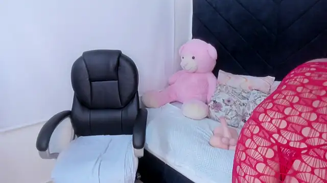 kate lua online show from December 2025 11:59:02 AM