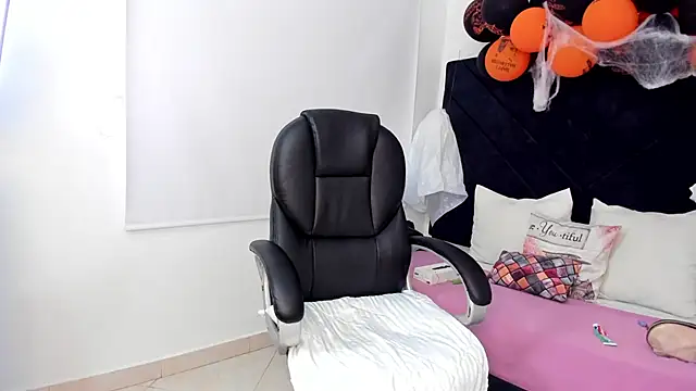 Snapshot of kate_lua chatting on October 2025 12:04:02 PM kate lua online show from October 2025 12:04:02 PM