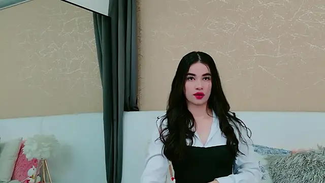 MiaDunoff online show from November 2025 09:04:01 PM