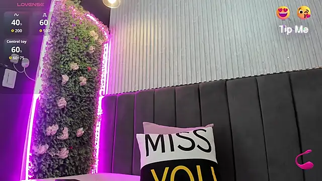 Skarlett hot  online show from February 2026 10:20:01 PM