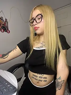 Snapshot of PrettyAshley_ chatting on June 2026 05:02:02 PM PrettyAshley online show from June 2026 05:02:02 PM