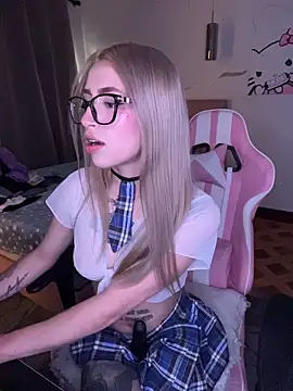 PrettyAshley  online show from April 2026 10:23:02 PM