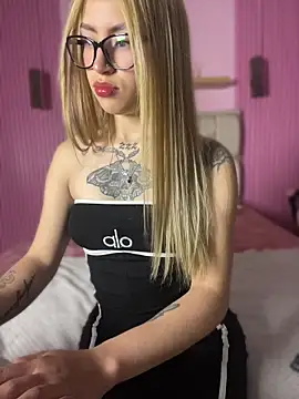 PrettyAshley  online show from May 2026 09:29:01 PM