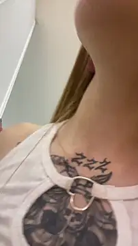 Snapshot of PrettyAshley_ chatting on October 2025 08:52:01 PM PrettyAshley online show from October 2025 08:52:01 PM