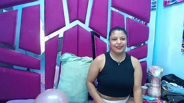 Carolina Suarez  online show from March 2026 02:25:02 AM