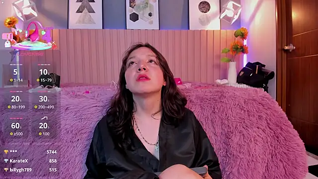 Nina Ford online show from November 2025 07:30:01 AM