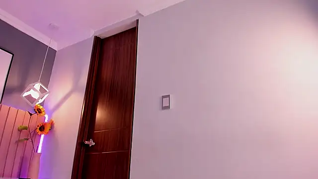 Nina Ford online show from October 2025 03:29:02 AM