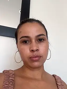 aby smiith  online show from September 2025 03:41:02 PM