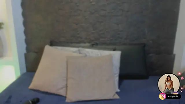 aby smiith  online show from March 2026 07:49:01 PM