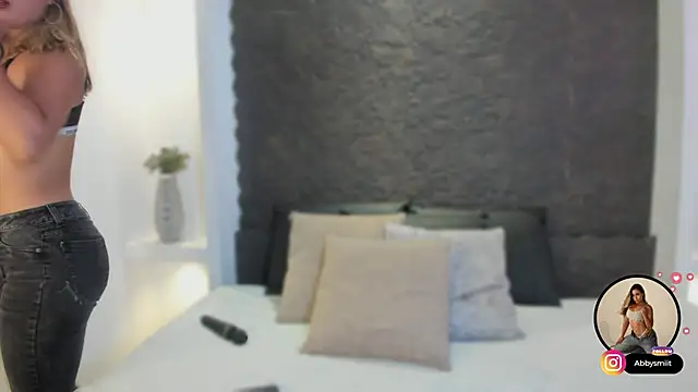 aby smiith  online show from March 2026 08:30:01 PM