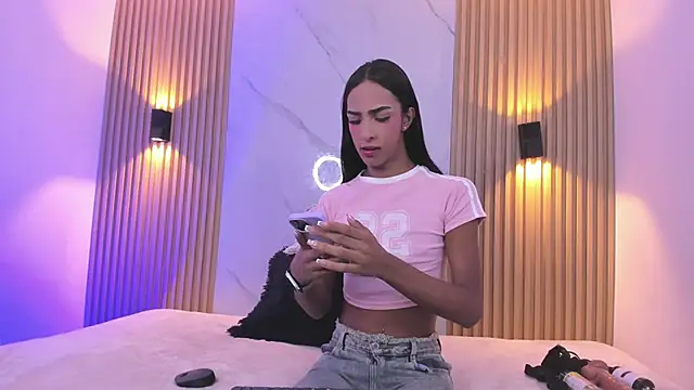 Valentinaliux  online show from April 2026 11:46:02 AM