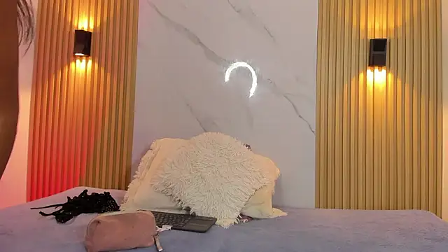 Valentinaliux  online show from March 2026 11:38:02 AM