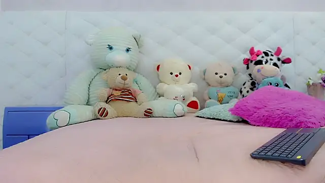 hanna sweett34 online show from December 2025 04:06:01 PM