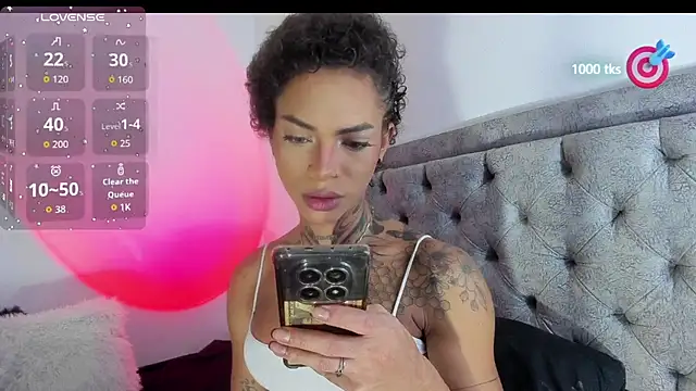 michell danna online show from October 2025 01:09:01 AM