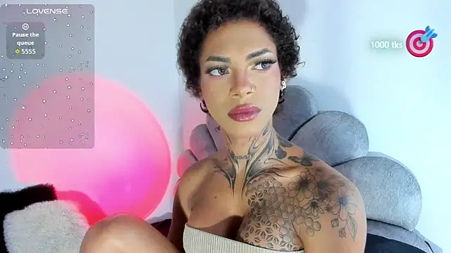 michell danna online show from November 2025 01:09:01 AM