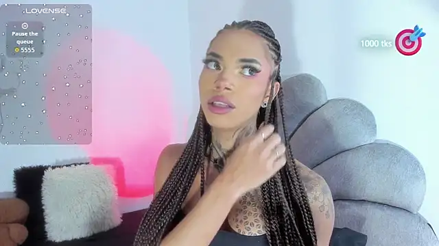 michell danna online show from December 2025 08:37:01 PM