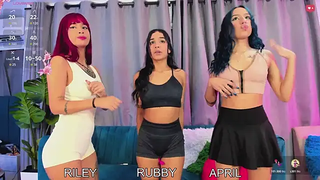 Snapshot of Evil_Giirls chatting on October 2025 01:49:02 AM Evil Giirls online show from October 2025 01:49:02 AM