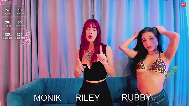 Evil Giirls online show from October 2025 01:51:02 AM