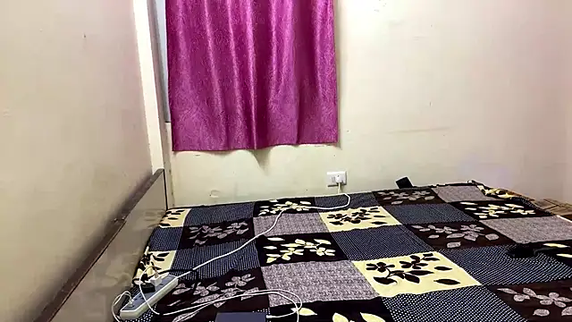 Snapshot of LuvLayla chatting on September 2025 04:18:01 PM LuvLayla online show from September 2025 04:18:01 PM