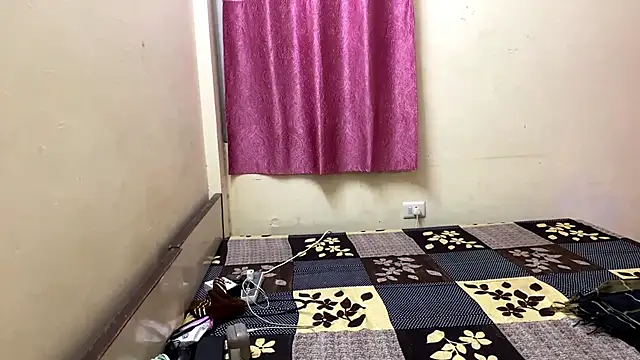 Snapshot of LuvLayla chatting on September 2025 04:57:01 PM LuvLayla online show from September 2025 04:57:01 PM