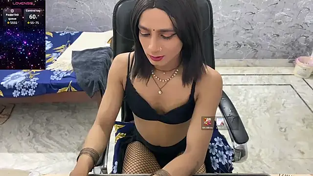 LuvLayla online show from July 2026 06:42:02 PM