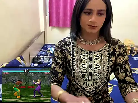 Snapshot of LuvLayla chatting on December 2025 10:31:01 PM LuvLayla online show from December 2025 10:31:01 PM