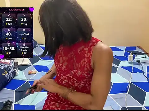 LuvLayla online show from April 2026 07:33:02 PM