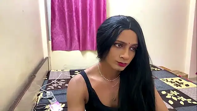 Snapshot of LuvLayla chatting on September 2025 05:35:02 PM LuvLayla online show from September 2025 05:35:02 PM